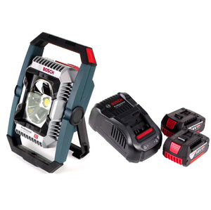 Lampada a batteria Bosch GLI 18V-2200 C 18 V 2200 lm Bluetooth (0601446501) + 2 batterie da 5,0 Ah + caricabatterie