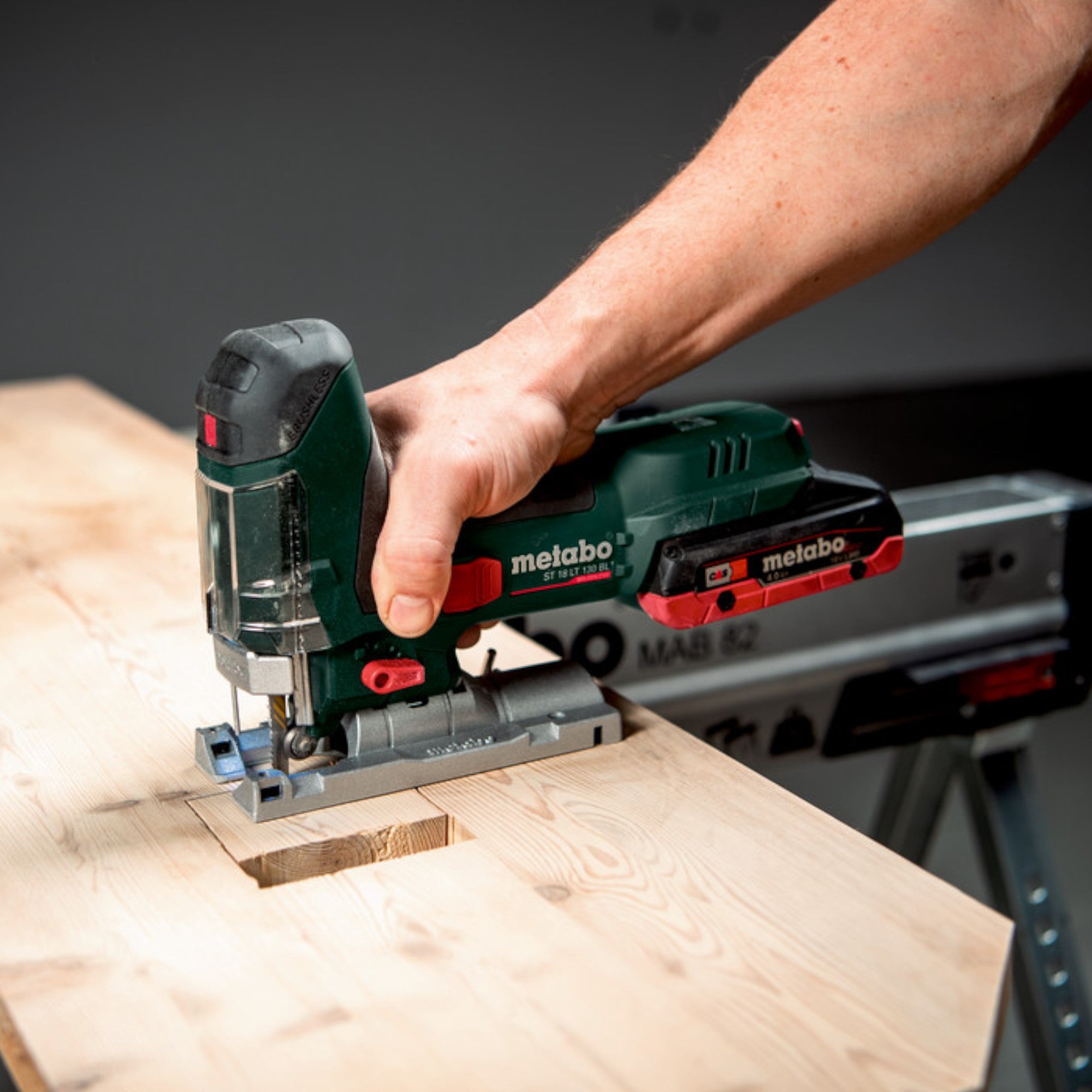 Metabo ST 18 LT 130 BL Akku Stichsaege 18 V 130 mm Brushless 1x Akku 4 0 Ah Ladegeraet Metabox 4 - toolbrothers