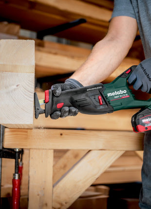 Metabo SSEP 18 LT BL Akku Säbelsäge 18 V 32 mm Brushless + 2x LiHD Akku 8,0 Ah + Ladegerät