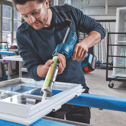 Bosch GCG 18V-310 Pistola a cartuccia professionale a batteria 18 V 310 ml 3,5 kN + 2x batteria ricaricabile 5,0 Ah + caricabatterie