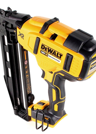 DeWalt DCN 660 N Akku Nagler 18V 32 63mm Brushless Solo DeWalt DCL 040 18V XR Li Ion Akku Lampe 4 - toolbrothers