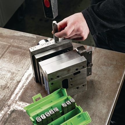 Set di numeri ad impatto Kukko 330 ( 8000458600 ) 9 pezzi numeri 0 - 9