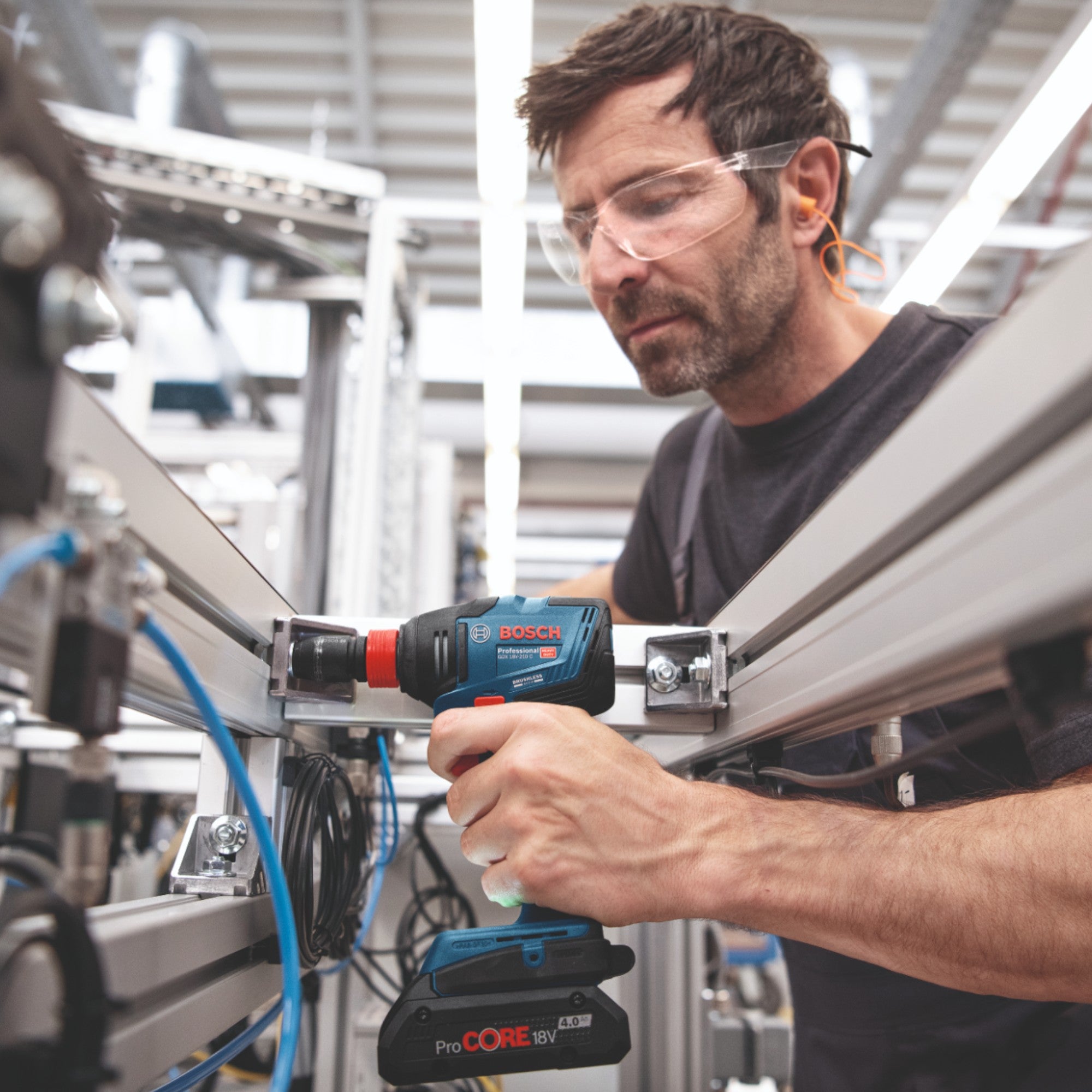 Bosch GDX 18V 210 C Professional Akku Drehschlagschrauber 18 V 210 Nm Brushless 1x Akku 2 0 Ah Ladegeraet 4 - toolbrothers