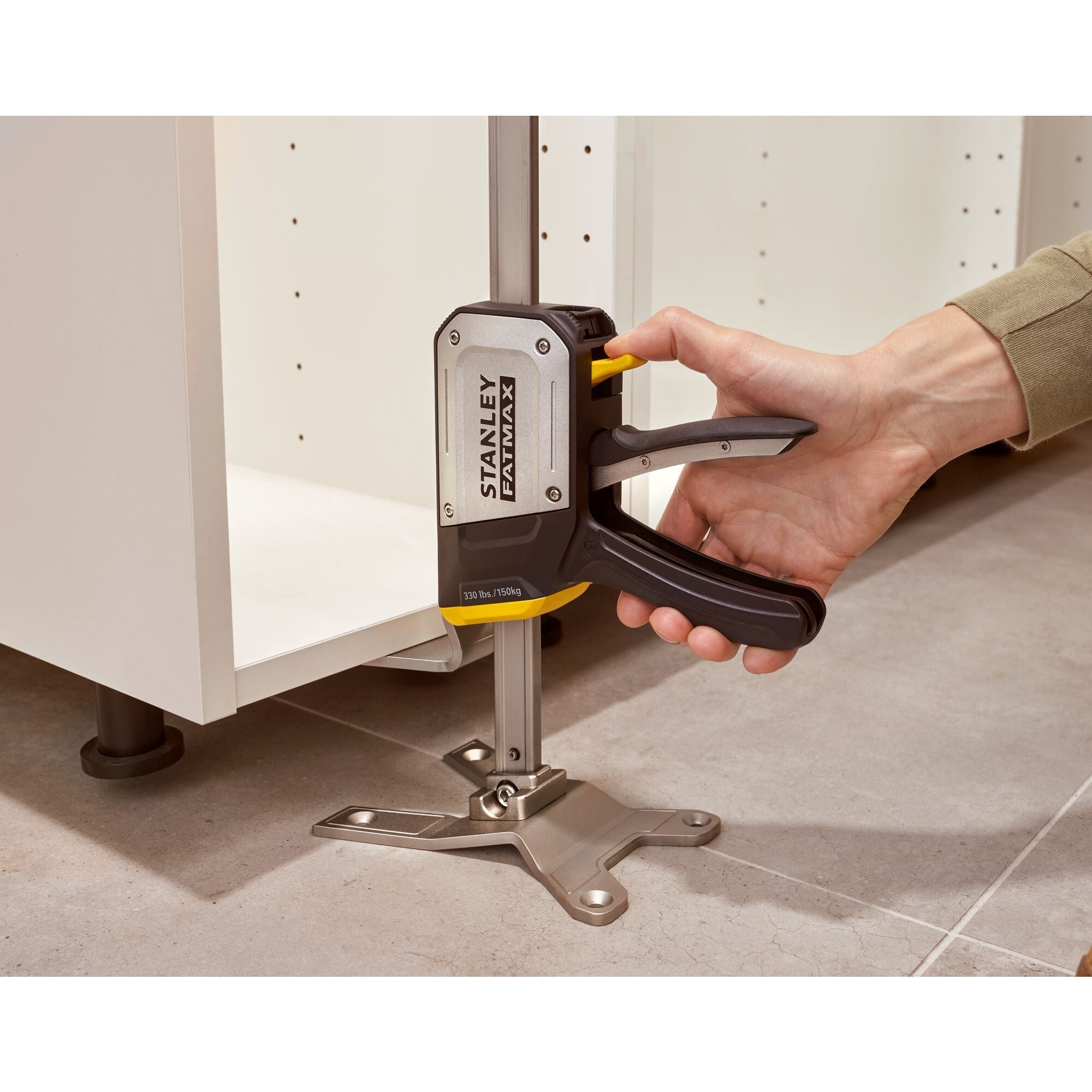 Stanley Fatmax FMHT83550 1 TradeLift Einhand Montagewerkzeug 150 kg Hubkraft 4 - toolbrothers
