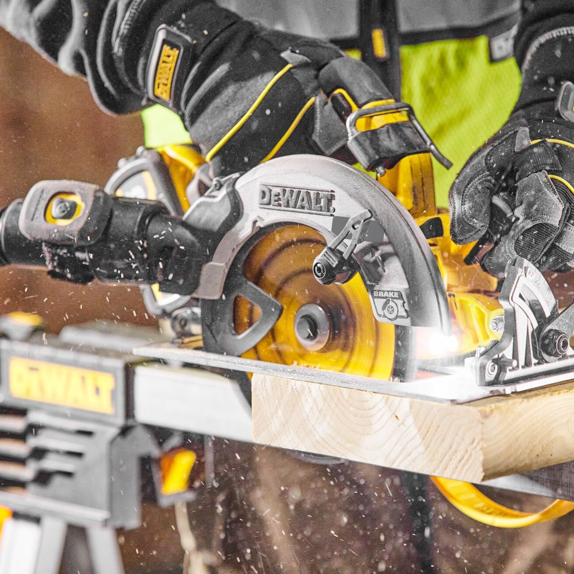 DeWalt DCS 573 Y1T Akku Handkreissaege 18 V 190 x 30 mm Brushless 1x Akku 12 0 Ah Ladegeraet TSTAK 4 - toolbrothers
