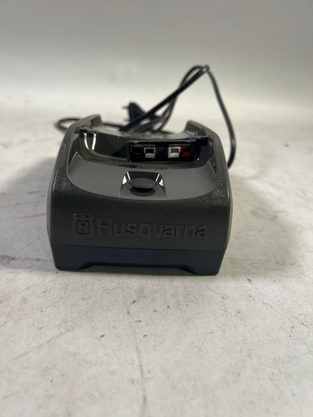 Husqvarna Ladegeraet 40 C80 Neuwertig 0 - toolbrothers