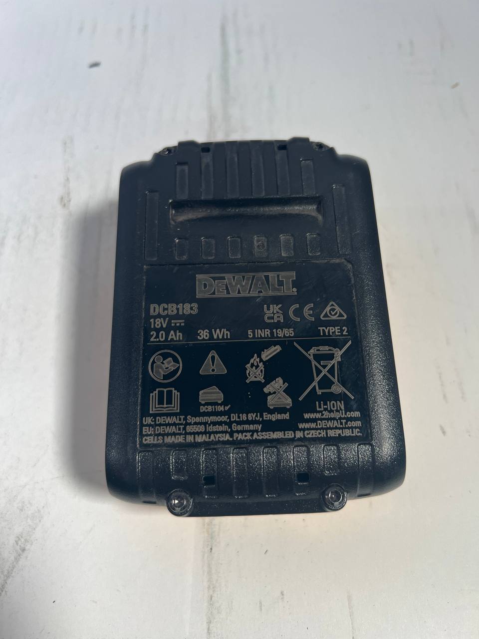 DeWalt DCB 183 Akkupack 18 V 2 0 Ah 2000 mAh XR Li Ion Akku mit Ladestandanzeige Leicht Gebraucht 3 - toolbrothers