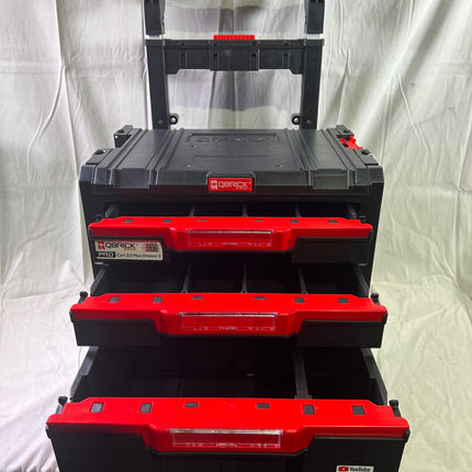 Qbrick System PRO Cart 2 0 Plus Drawer 3 mobile Box auf Raedern 520 x 415 x 660 mm 12 l 2x 4 5 l abnehmbarer Doppelteleskopgriff Beschaedigt 1 - toolbrothers