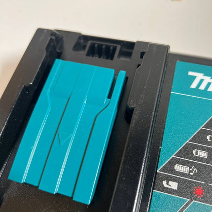 Makita DC 18 RC Akku Schnell Ladegeraet 7 2 V 18 V 195584 2 fuer Li Ion Akku Leicht Gebraucht 1 - toolbrothers
