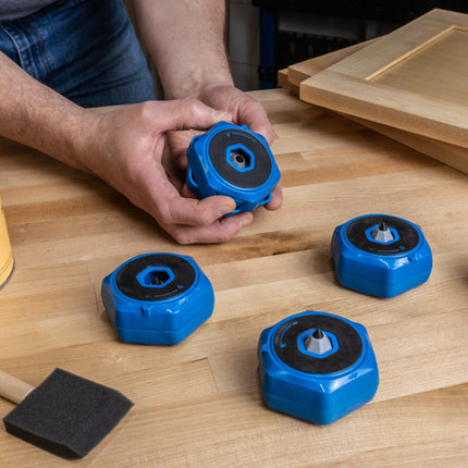 Kreg Anti Rutsch Bloecke Set KFS PUCK 4 stabile rutschfeste Stuetzen Arbeitsbloecke mit herausfahrbaren Pins 2 - toolbrothers