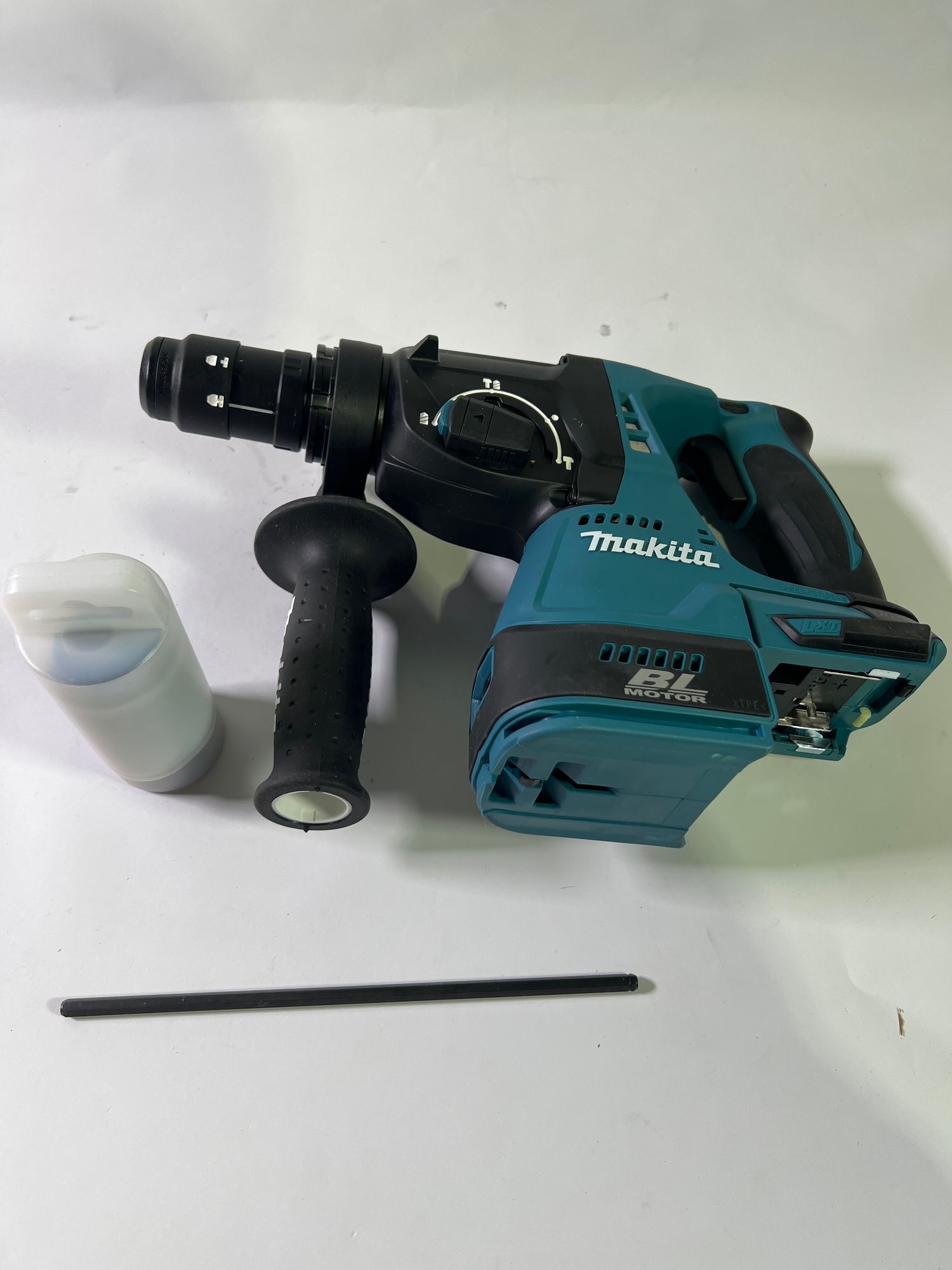 Makita DHR 243 Z Akku Bohrhammer 18 V 2 J SDS Plus Brushless Solo ohne Akku ohne Ladegeraet Leicht Gebraucht 0 - toolbrothers