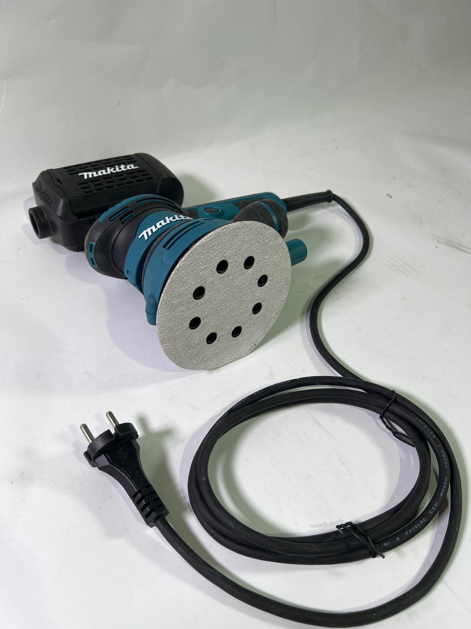 Makita BO 5041 Exzenterschleifer Schleifmaschine 300 W 125 mm Solo Leicht Gebraucht 1 - toolbrothers