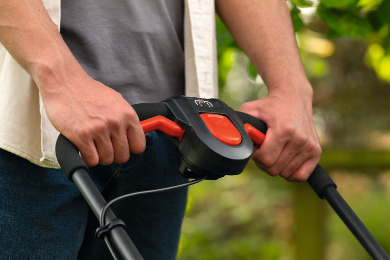Bosch Home and Garden Akku Rasenmaeher ROTAK18V2 38 06008B9M01  4 - toolbrothers