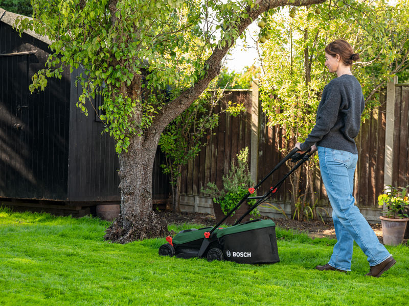 Bosch Home and Garden Akku Rasenmaeher ROTAK18V 32 06008B9P01  2 - toolbrothers