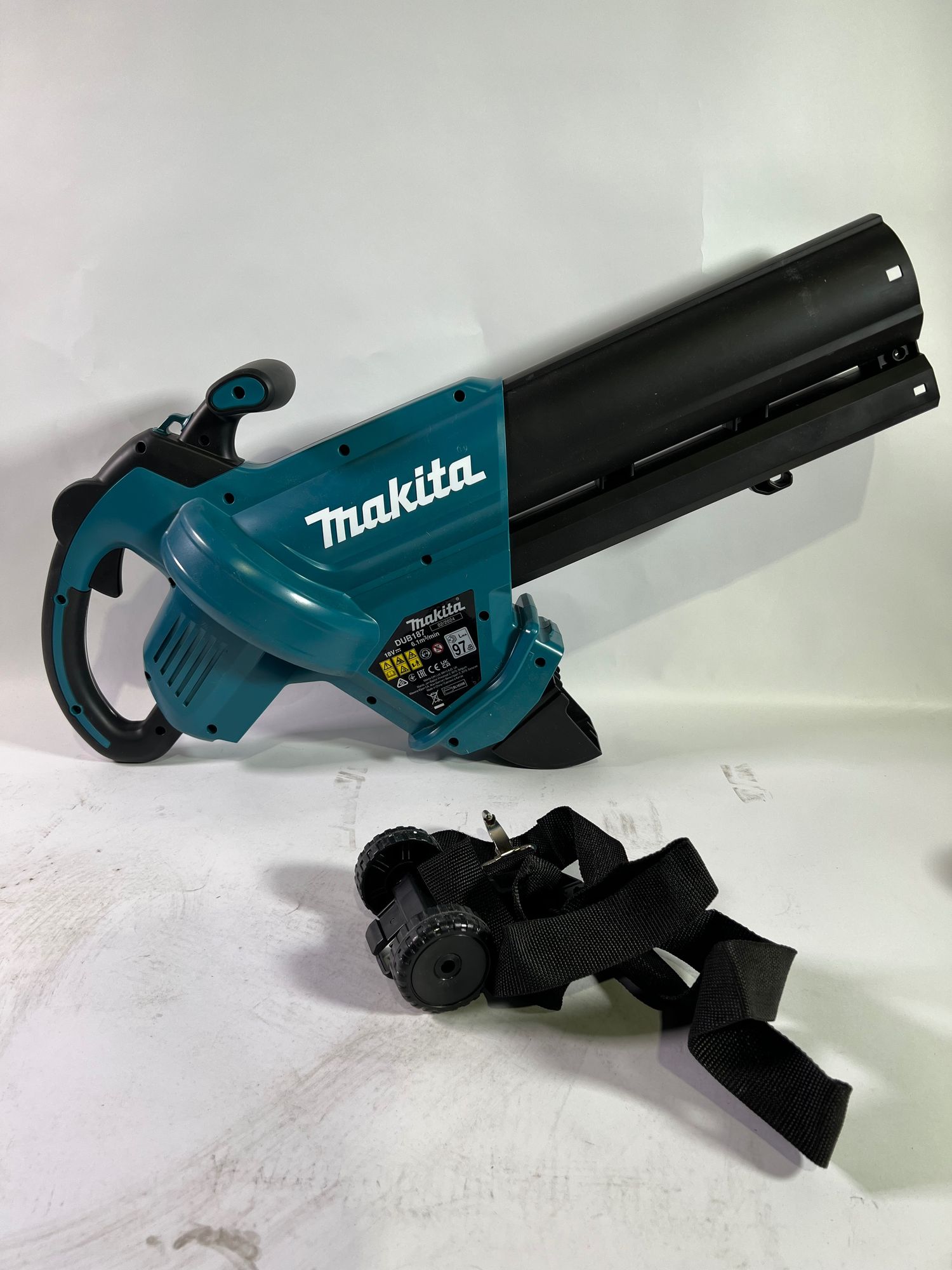 Makita DUB 187 Z Akku Laubblaeser und Laubsauger 18 V Brushless Solo ohne Akku ohne Ladegeraet Leicht Gebraucht 0 - toolbrothers