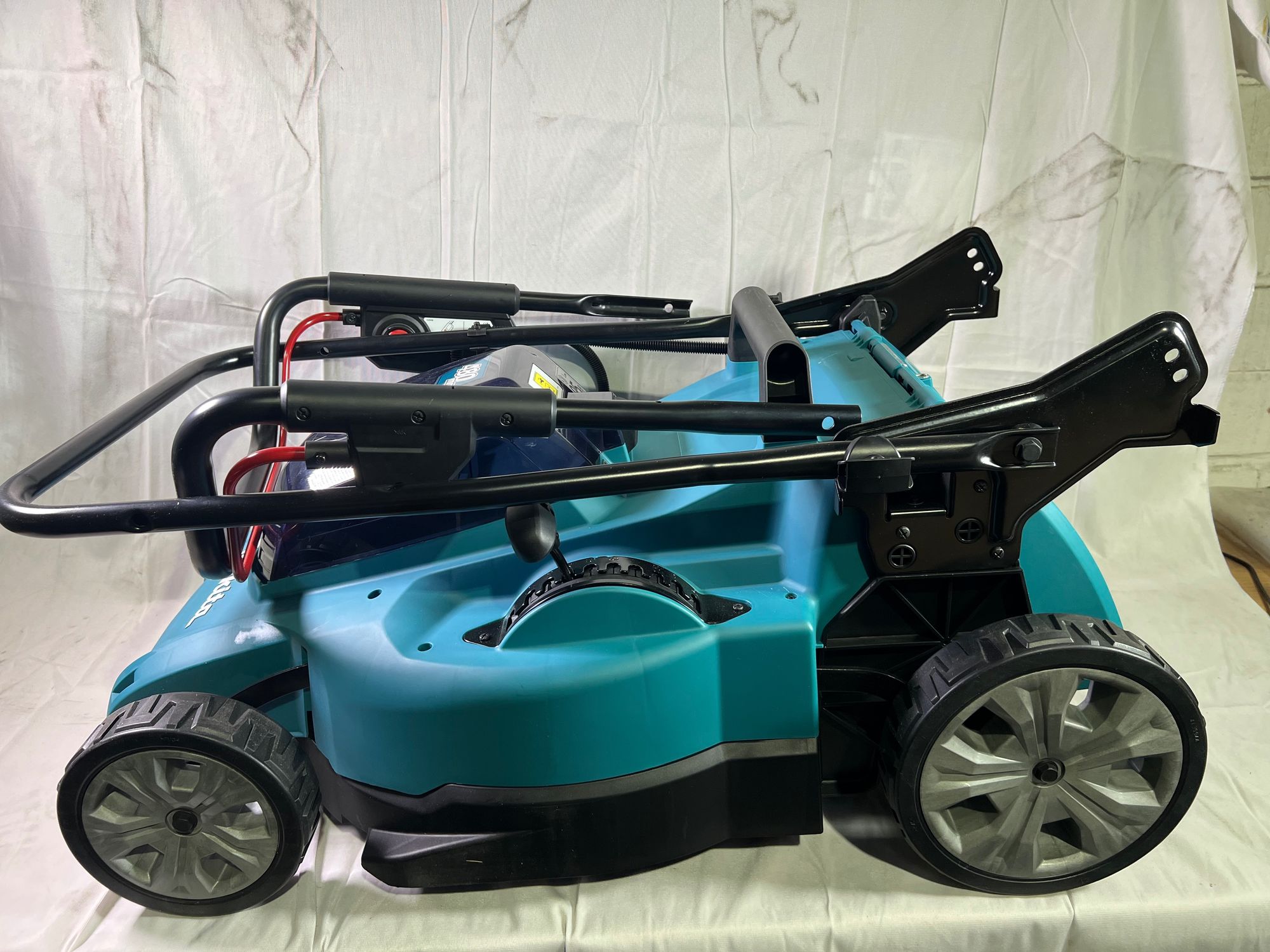 Makita DLM 480 Z Akku Rasenmaeher 36 V 2x 18 V 48 cm 62 l Solo ohne Akku ohne Ladegeraet Reparaturgeraet 0 - toolbrothers