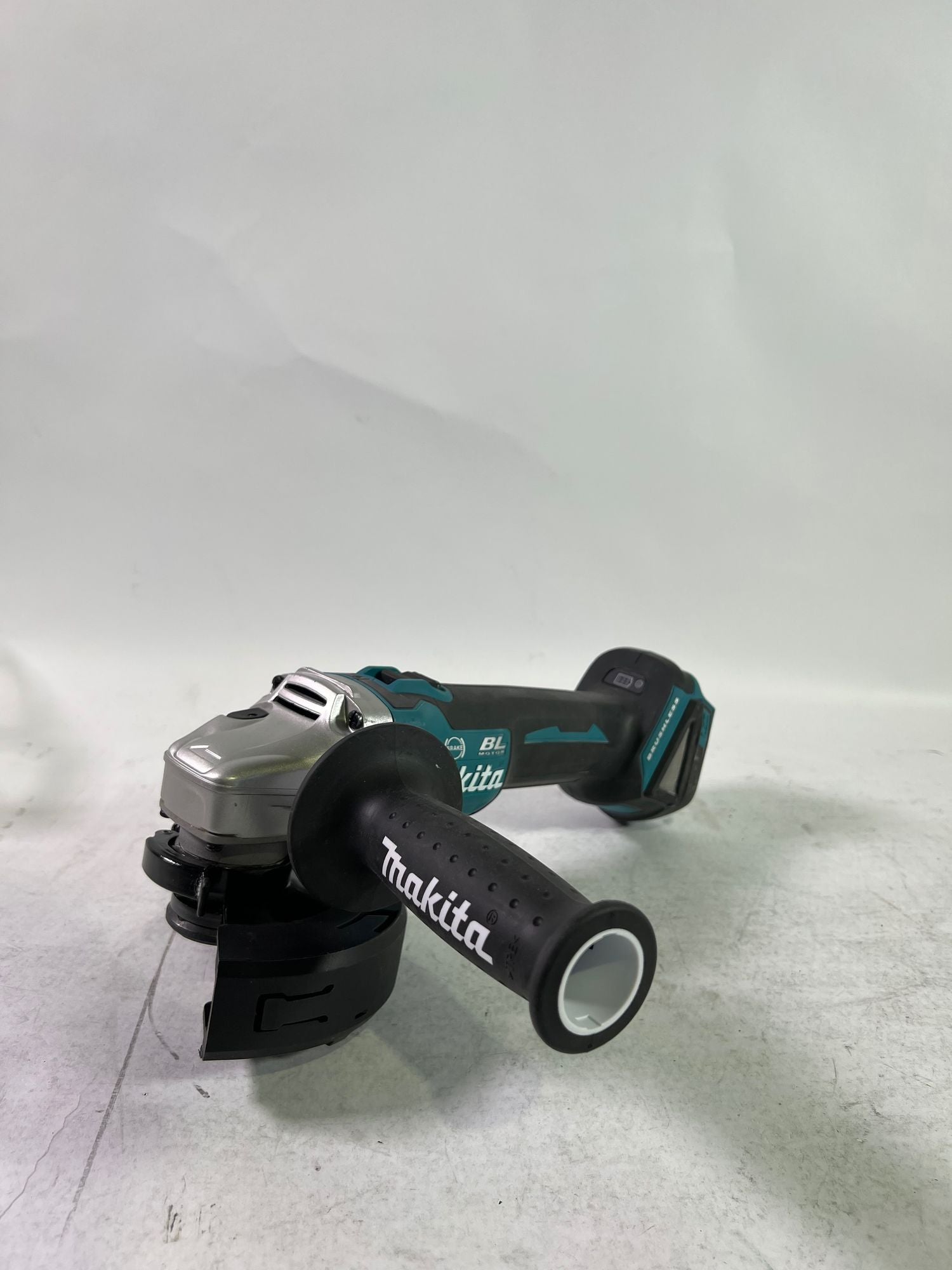Makita DGA 506 Z Akku Winkelschleifer 18 V 125 mm Brushless Solo ohne Akku ohne Ladegeraet Reparaturgeraet 0 - toolbrothers