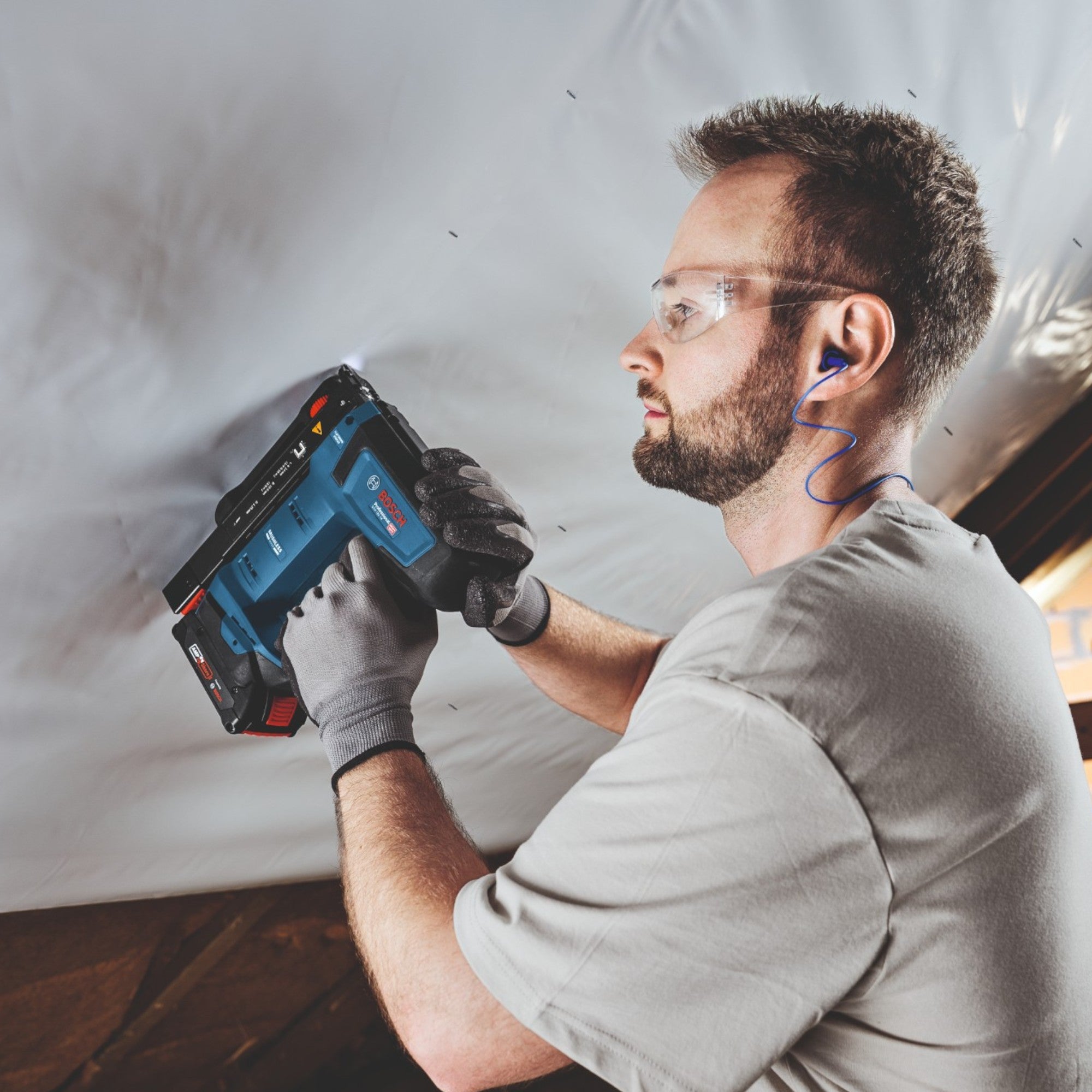 Bosch GTH 18V 14 Akku Holzklammerer 18 V 10 6 x 6 14 mm Brushless 2x Akku 2 0 Ah Ladegeraet 4 - toolbrothers