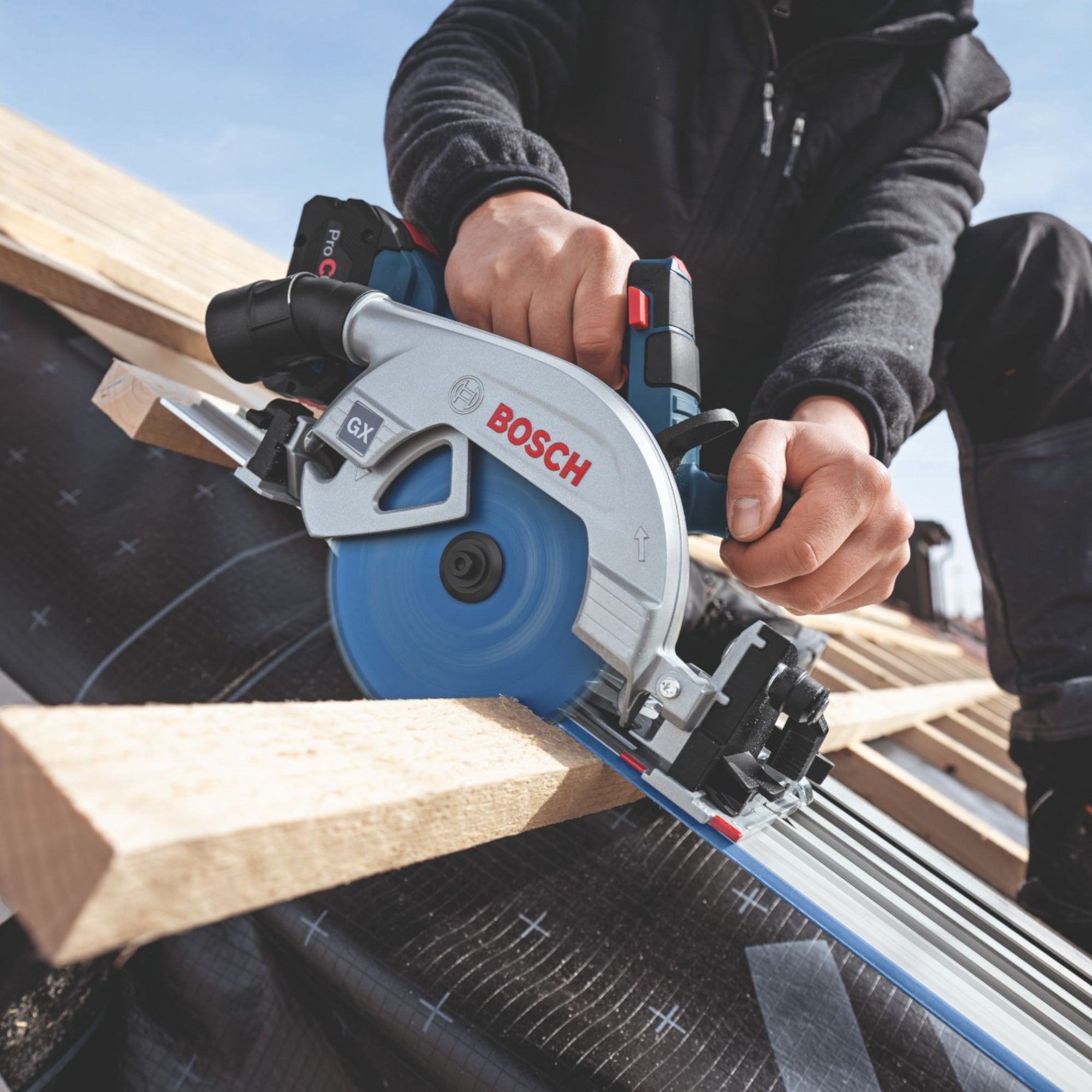 Bosch GKS 18V 57 2 GX Professional Akku Kreissaege 18 V 165 mm Brushless 1x Akku 4 0 Ah Ladegeraet Kappschiene 3 - toolbrothers