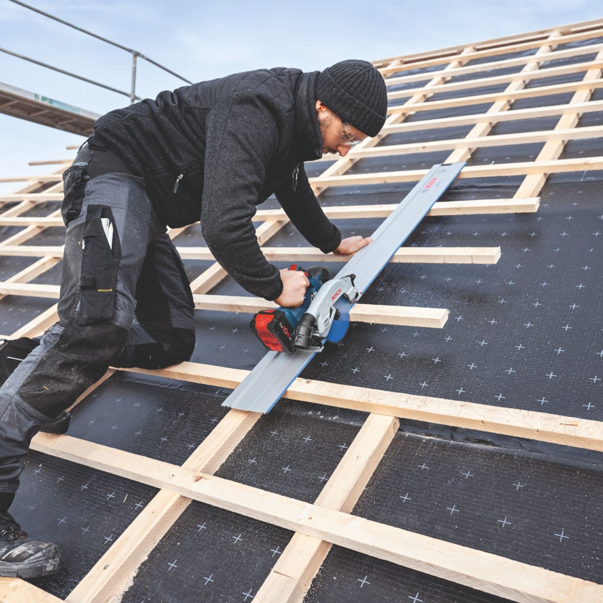 Bosch GKS 18V 57 2 GX Professional Akku Kreissaege 18 V 165 mm Brushless 1x Akku 5 0 Ah Kappschiene ohne Ladegeraet 4 - toolbrothers
