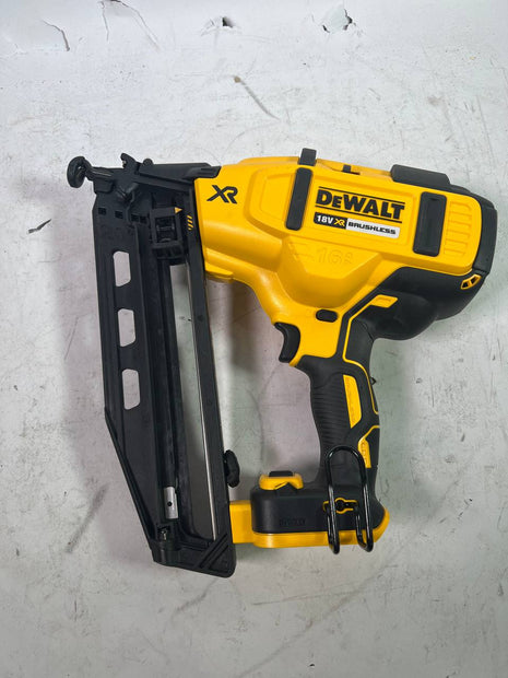 DeWalt DCN 660 N Akku Nagler 18V 32 63mm Brushless Solo Leicht Gebraucht 1 - toolbrothers