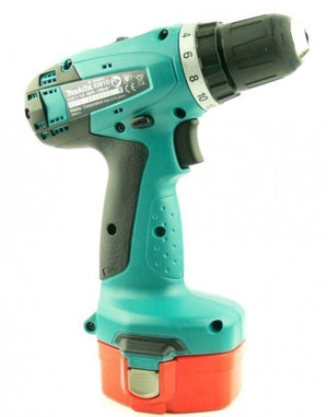 Makita 6281 14,4V Akku Bohrschrauber + Makita ML140 14,4V Akku Lampe + 2x DINOTECH 3000 mAh Akku + Makita Ladergerät DC1414 + Koffer