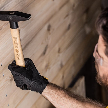 FORTE TOOLS Schlosserhammer mit Holzgriff, 500 g Kopfgewicht, Hammer mit Holzstiel, Premium Werkzeug, geschmiedet, Ringkeil, lackierter Kopf ( 000051151026 )