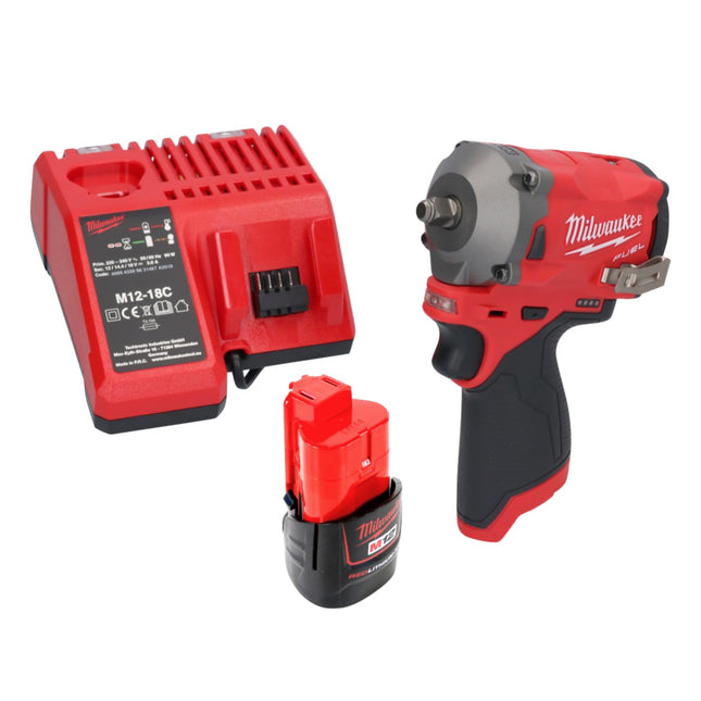 Avvitatore a impulsi a batteria Milwaukee M12 FIW38-201C 12 V 339 Nm 3/8" brushless + 1x batteria ricaricabile 2,0 Ah + caricabatterie