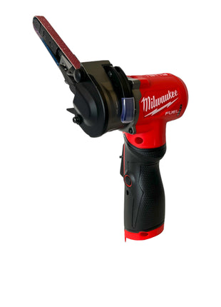 Lima de banda de batería Milwaukee M12 FBFL10-251 12 V 10 x 330 mm + 1x batería 2,5 Ah + cargador